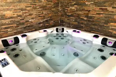 Image de Belle maison proche plage avec Jacuzzi Privatif intérieur a Courseulles Sur Mer