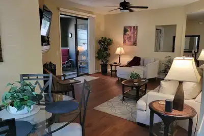 Image de Fully-Furnished Luxury Condo in North Scottsdale, Arizona.