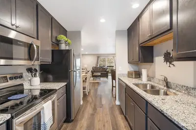 Image de Rockwall Cottage | In the Heart of Branson!