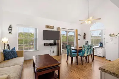 Image de Peaceful Lakeview Escape - For 6