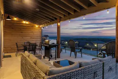 Image de Two Pines – Endless Views and Attractions!