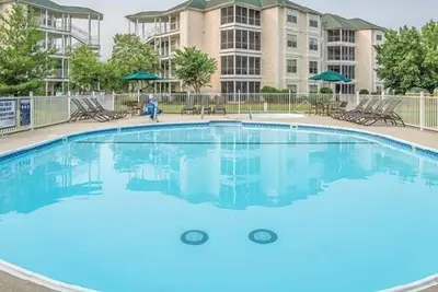 Image de Stunning Water View – Pet Friendly, Indoor Pool