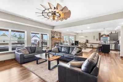 Image de The Rock at Branson Cove – 5 Bdr on Table Rock!
