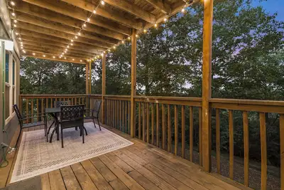 Image de Midnight Oasis | Nestled Among Nature of the Ozarks!