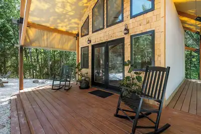 Image de Cedar Creek | Glamping in the Ozarks!