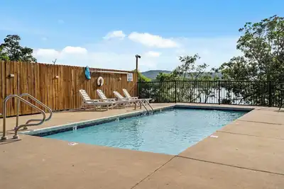 Image de Lakefront Sanctuary | Table Rock Lake Adventures