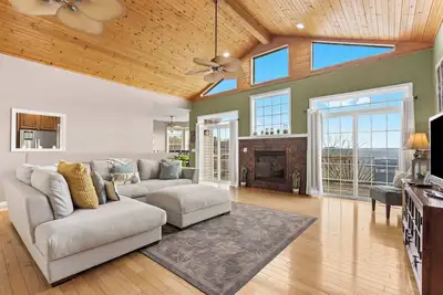 Image de The Greenview Manor | Lake Views