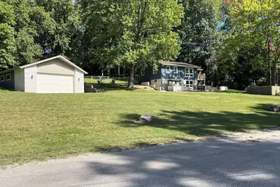Image de Charming 3-bedroom house across from Lake Freeman