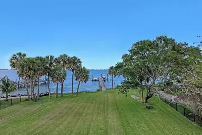 Image de Sweeping Views, Direct Riverfront, Dock, Heated Pool, 8bed/5. 5bath Sleeps 20