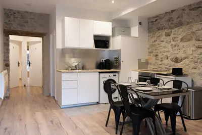 Image de Appartement de 2 chambres dans le centre-ville de Bonneville!