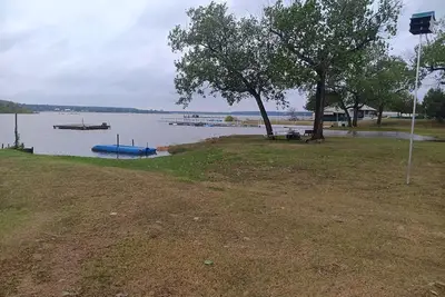 Image de Rustic cabin at lake Leon. Lake aces for fisherman or boat enthusiast.