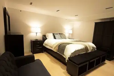 Image de Brand new Cozy studio in upscale neighborhood!