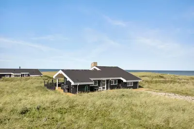 Image de Maison de 3 chambres en bord de mer à.