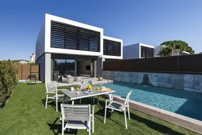 Image de 3 Bedroom Villa with Heated Private Pool