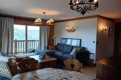Image de Spacieux 4 pièces, pieds des pistes, résidence haut de gamme avec piscine, vue splendide sur le Mont Blanc et terrasse Ouest.