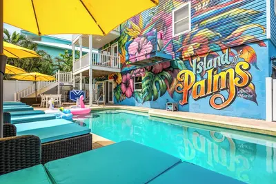 Image de Anna Maria Island of Palms - HotTub, Pool, Poker, Games and more