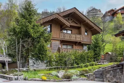 Image de Chalet Privé à Méribel avec Jacuzzi et Sauna!