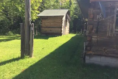 Image de Hunting Cabin/400 acre property 2000 sq foot camp cabin groups/ individuals