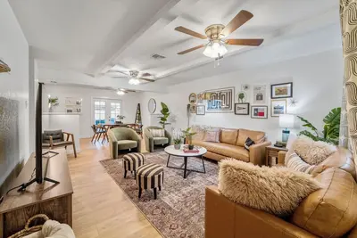 Image de Stocked Kitchen & Bath ✦ King Beds ✦ Smart Tv/Fast WiFi ✦ 10 Minutes to A&M