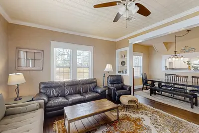 Image de Pet -Friendly Home Walking Distance to Down St Augustine