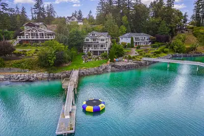 Image de Gorgeous family-friendly waterfront island home w/ private dock, panoramic views
