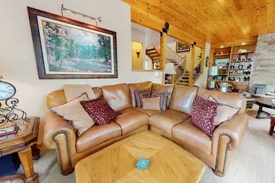 Image de Spacious Family Friendly Townhome, Grill, near Golf, and Bus Stop