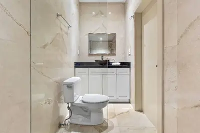 Image de Updated Modern | Tranquil Fruited | Oasis in Hollywood | Pet Friendly