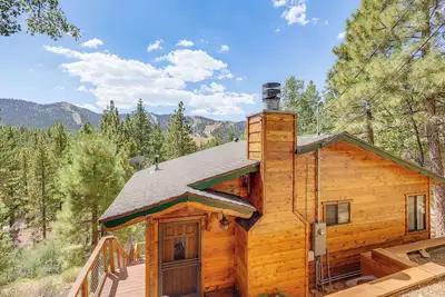 Image de 1 Mi to Skiing: Mtn-View Cabin in Big Bear Lake