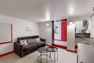 Image de Tbs 93 - Studio féerique aux couleurs de Mickey