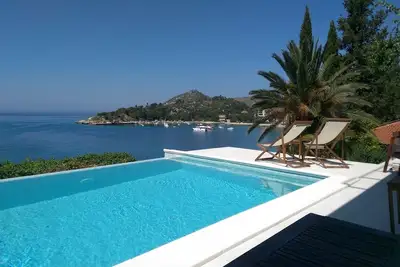 Image de Villa Mirjana - One Bedroom Apartment with Terrace and Side Sea View (Taverna)