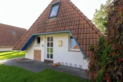 Image de Vacation home Westertill 6, with wood-burning stove and maritime charm.