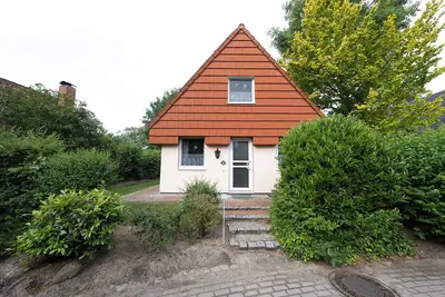 Image de Vacation home Knechtsand 20 with a densely overgrown garden and close to the beach.