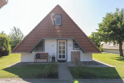 Image de Vacation home with wood-burning stove. Family-friendly and cozy.