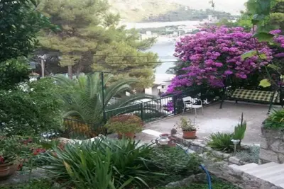 Image de Apartments Laura Mljet - Comfort One Bedroom Apartment with Balcony and Sea View