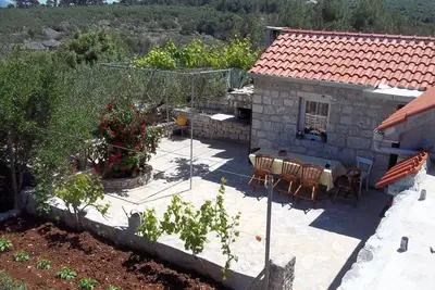 Image de Maison de vacances Ă Mirca avec terrasse