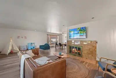 Image de Charming Spacious Comfort Near Tosa - 24 min from Airport
