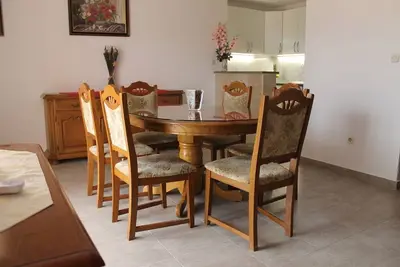 Image de Apartments Tomić (St) - Three Bedroom Apartment with Balcony A1