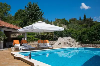 Image de Appartement avec terrasse et piscine