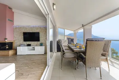 Image de Apartments Hope (Dugi Rat) - Three-Bedroom Apartment with Jacuzzi and Terrace with Sea View