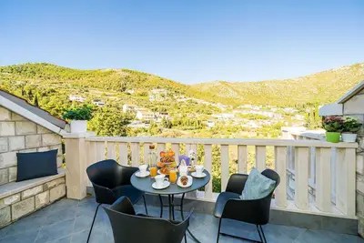 Image de Apartments Vodnica-One Bedroom Apartment with Balcony and Partial Sea View A2