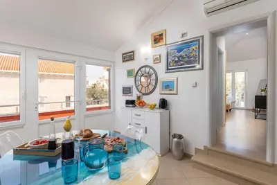 Image de Apartments Subrenum - Comfort Two Bedroom Apartment with Terrace and Sea View (A2)