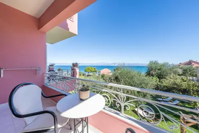 Image de Studio 'Grand 4' avec vue sur la mer, Wi-Fi et climatisation