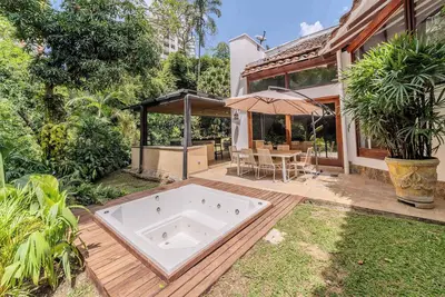 Image de Marvelous 5br home with Jacuzzi in El Poblado
