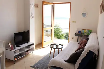 Image de Apartments Lovro - One Bedroom Apartment with Terrace and Sea View (2)