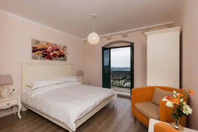 Apartment&Rooms Savonari - Superior Double Room with Balcony and Sea View (Soba 1)