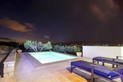 Image de Holiday Home Bliss - Holiday Home with Outdoor Pool and Sea View (St)