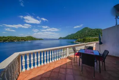 Image de Apartments Filipović - One Bedroom Apartment with Terrace and Sea View ( A3 )