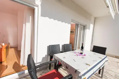 Image de Apartments Mastelić - Three Bedroom Apartment with Terrace and Sea View
