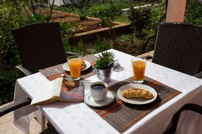 Image de Apartment Ani - Two Bedroom Apartment with Terrace and Garden View