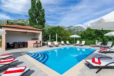 Image de Apartments Mali Paradiso - Comfort Studio Apartment with Balcony and Pool View(A2)